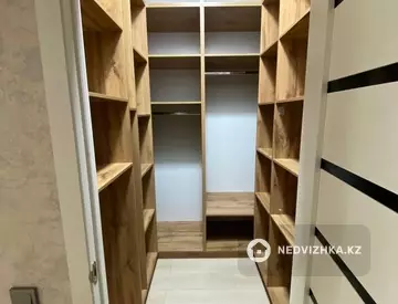 2-комнатная квартира, этаж 11 из 12, 75 м², На длительный срок