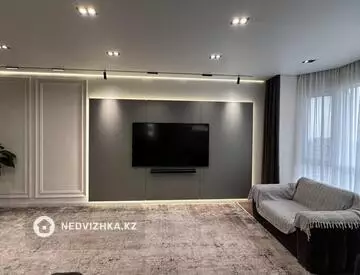 4-комнатная квартира, этаж 13 из 17, 140 м², На длительный срок