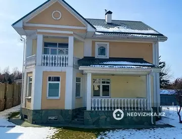 6-комнатный дом, 11 соток, 300 м²