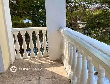 6-комнатный дом, 11 соток, 300 м²