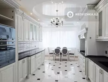 3-комнатная квартира, этаж 21 из 21, 200 м², На длительный срок