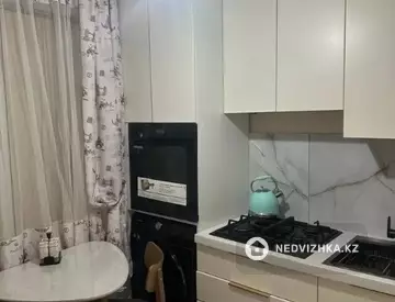 2-комнатная квартира, этаж 4 из 5, 42 м²
