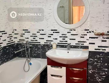 2-комнатная квартира, этаж 1 из 9, 60 м²