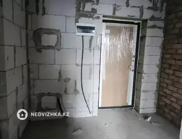 1-комнатная квартира, этаж 3 из 12, 40 м²