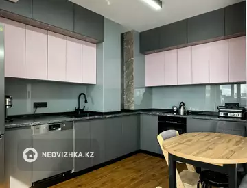 3-комнатная квартира, этаж 8 из 9, 84 м²