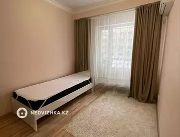 2-комнатная квартира, этаж 1 из 12, 63 м²