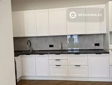 2-комнатная квартира, этаж 4 из 22, 85 м²