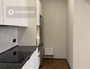 2-комнатная квартира, этаж 4 из 22, 85 м²