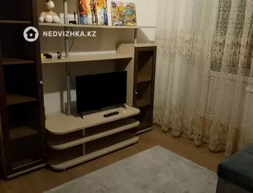 2-комнатная квартира, этаж 4 из 5, 42 м², На длительный срок