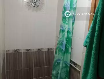 2-комнатная квартира, этаж 4 из 5, 42 м², На длительный срок