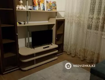 2-комнатная квартира, этаж 4 из 5, 42 м², На длительный срок