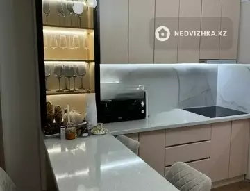 2-комнатная квартира, этаж 2 из 10, 53 м²