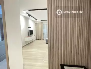 2-комнатная квартира, этаж 1 из 5, 60 м², На длительный срок