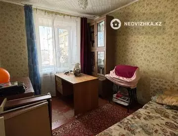 3-комнатная квартира, этаж 4 из 5, 64 м²