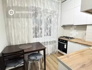 3-комнатная квартира, этаж 4 из 4, 58 м²