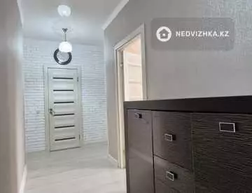 2-комнатная квартира, этаж 3 из 5, 65 м², На длительный срок