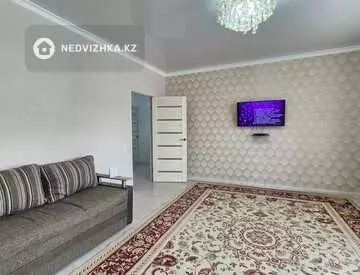 2-комнатная квартира, этаж 3 из 5, 65 м², На длительный срок