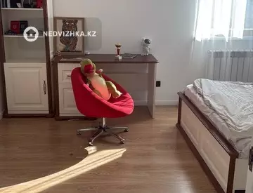 6-комнатный дом, 7.3 соток, 220 м²