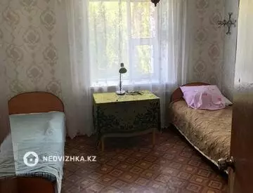 4-комнатная квартира, этаж 3 из 5, 80 м²