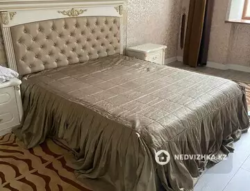 3-комнатная квартира, этаж 3 из 5, 75 м², Посуточно