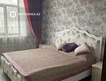 3-комнатная квартира, этаж 3 из 5, 75 м², Посуточно