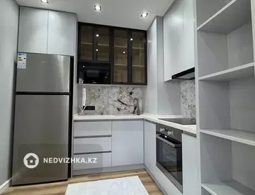 2-комнатная квартира, этаж 1 из 15, 76 м², Посуточно
