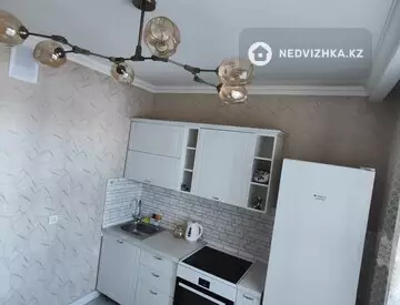 1-комнатная квартира, этаж 12 из 22, 45 м², Посуточно