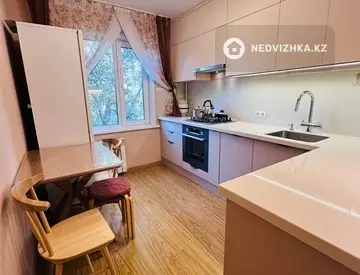 4-комнатная квартира, этаж 4 из 5, 75 м²