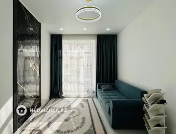 2-комнатная квартира, этаж 8 из 12, 43 м²