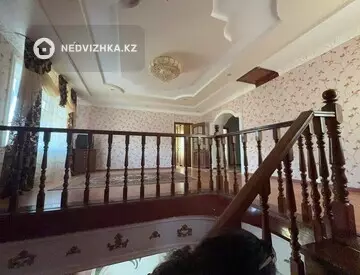 7-комнатный дом, 12 соток, 350 м²