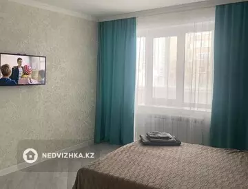 1-комнатная квартира, этаж 4 из 9, 35 м², Посуточно