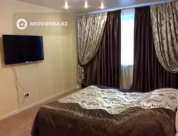 1-комнатная квартира, этаж 1 из 5, 36 м², По часам