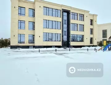 4-комнатная квартира, этаж 2 из 3, 200 м²