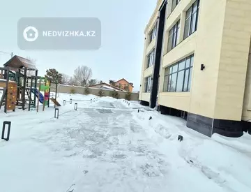 4-комнатная квартира, этаж 2 из 3, 200 м²