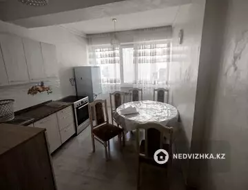 2-комнатная квартира, этаж 2 из 9, 62 м², На длительный срок