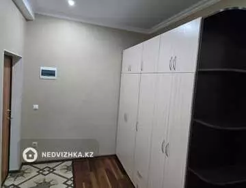 2-комнатная квартира, этаж 8 из 18, 90 м²