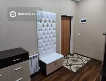 2-комнатная квартира, этаж 8 из 18, 90 м²
