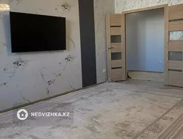 4-комнатная квартира, этаж 4 из 5, 100 м²
