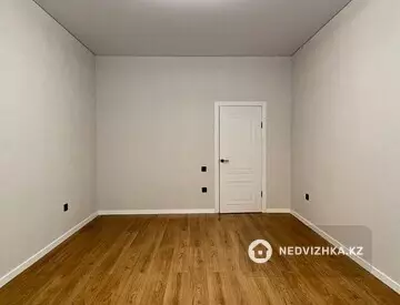 2-комнатная квартира, этаж 1 из 10, 62 м²