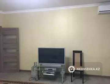 3-комнатная квартира, этаж 3 из 16, 92 м², На длительный срок