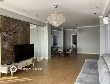 4-комнатная квартира, этаж 13 из 20, 200 м², На длительный срок
