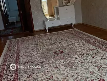 2-комнатная квартира, этаж 2 из 5, 60 м², На длительный срок
