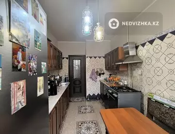 2-комнатная квартира, этаж 4 из 5, 55 м²
