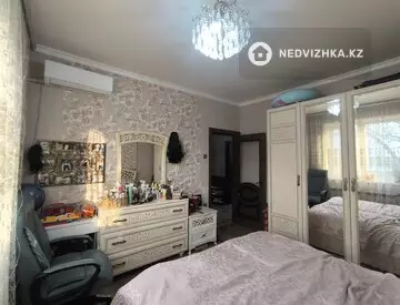 2-комнатная квартира, этаж 4 из 5, 55 м²