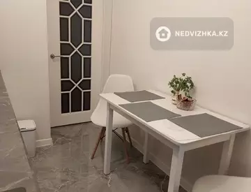 2-комнатная квартира, этаж 2 из 5, 42 м²