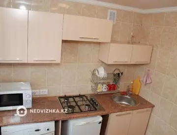 2-комнатная квартира, этаж 3 из 3, 43 м², Посуточно