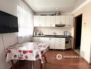 2-комнатная квартира, этаж 3 из 5, 38 м²