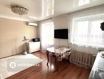 2-комнатная квартира, этаж 3 из 5, 38 м²