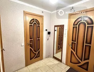 2-комнатная квартира, этаж 3 из 5, 38 м²