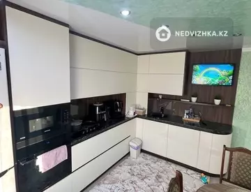 2-комнатная квартира, этаж 1 из 9, 51 м²